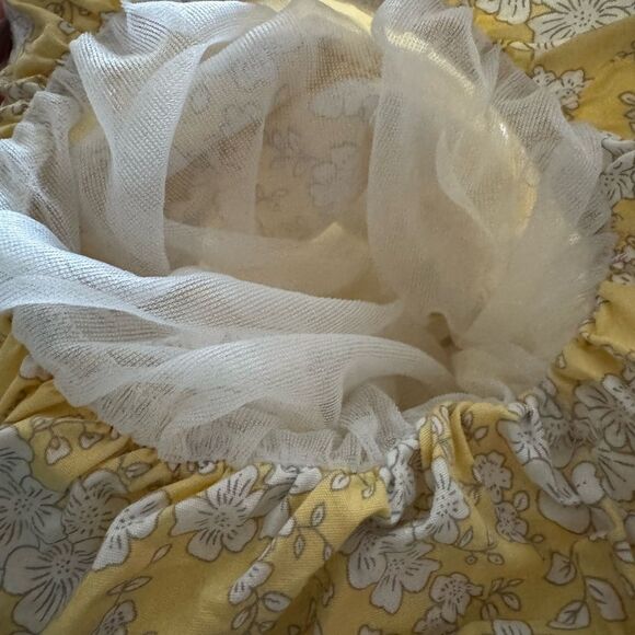 Yellow Floral Ruched Crop Top with Flutter Sleeves – Size Medium - Picture 6 of 7